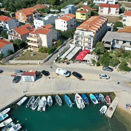 Beni Hotel Vrsi